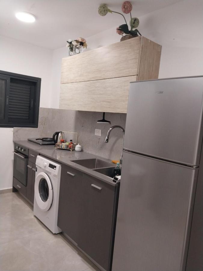 Appartamento שירת דבורה בבני ברק Giv'at Shemu'el Esterno foto